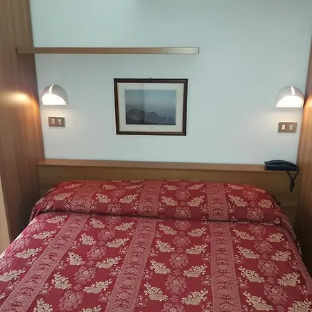 Imperiale Hotel 3*